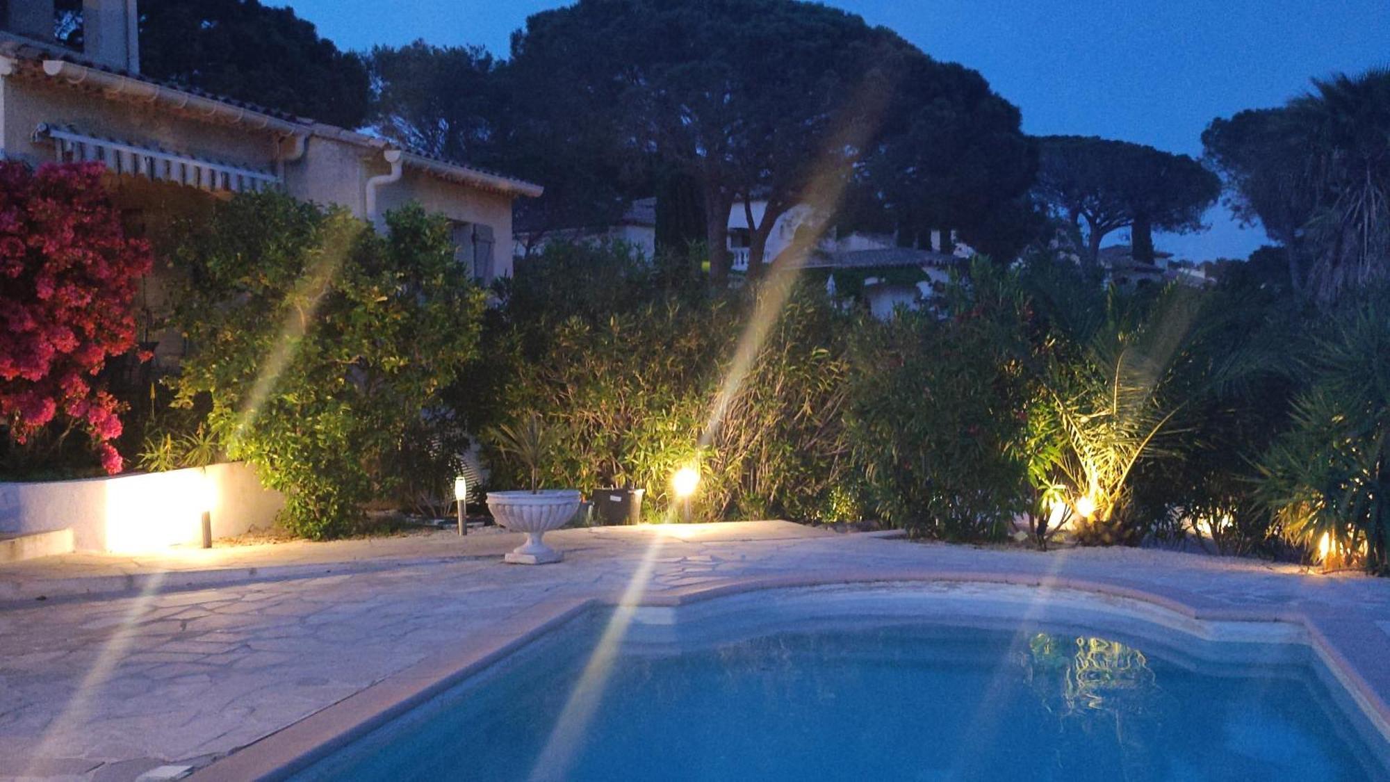Grand Appartement Dans Maison Avec Piscine Privee Fréjus Eksteriør bilde